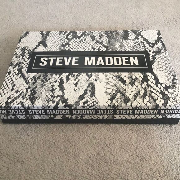 Steve Madden Purse, Wallet, & Scarf Set - Picture 4 of 4